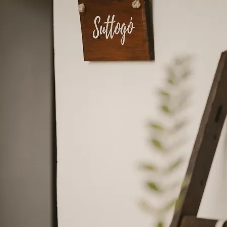 Suttogo Vendeghaz Apartament Ságvár